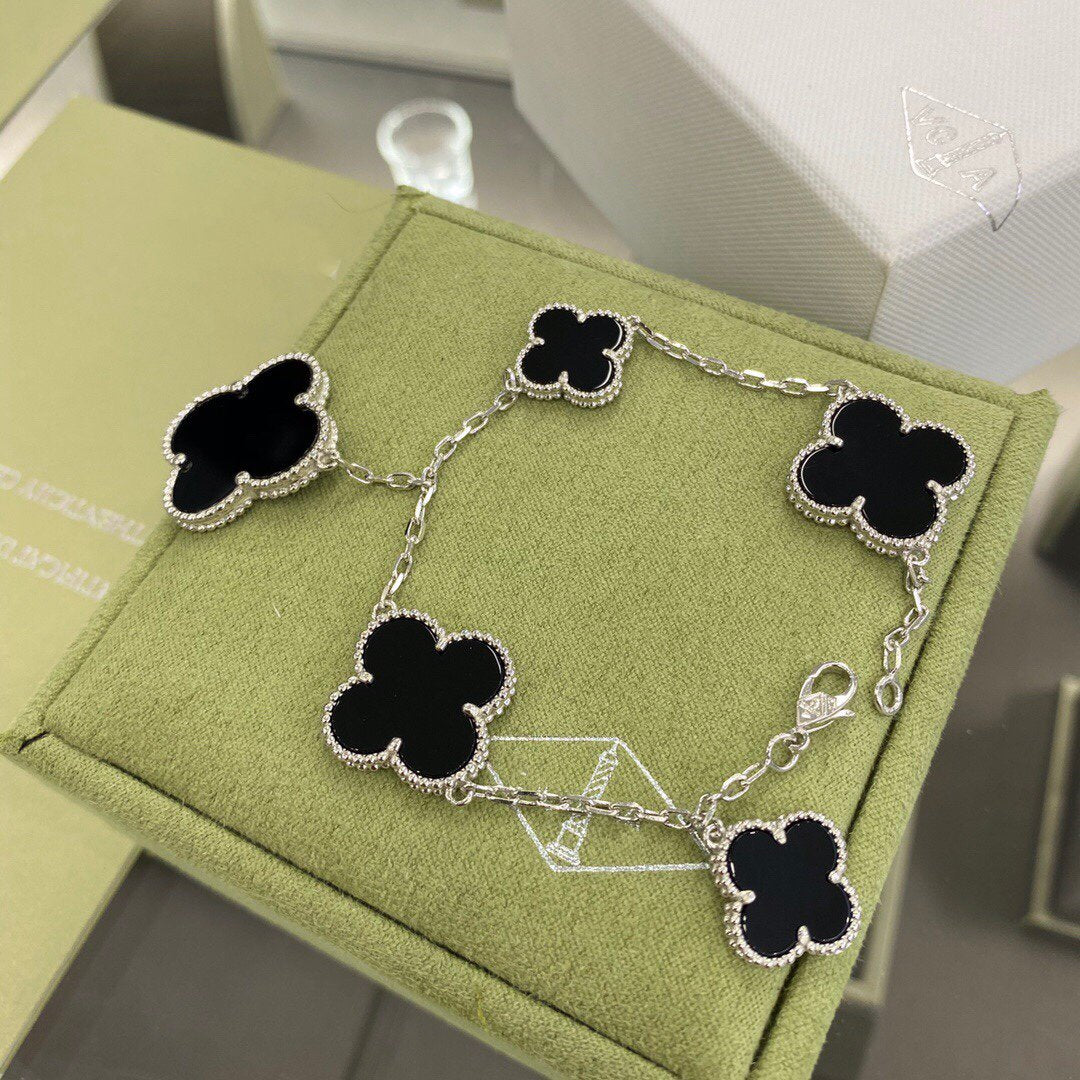 [⭐Aura]CLOVER 5 MOTIFS SIVLER ONYX BRACELET