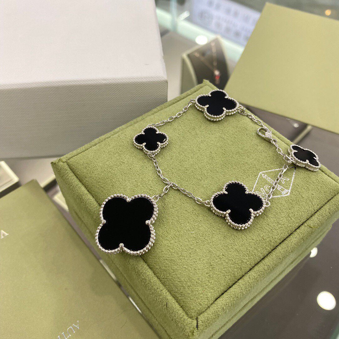 [⭐Aura]CLOVER 5 MOTIFS SIVLER ONYX BRACELET