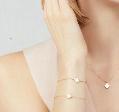 [⭐Aura]CLOVER MINI 9.5MM WHITE MOTHER-OF-PEARL NECKLACE