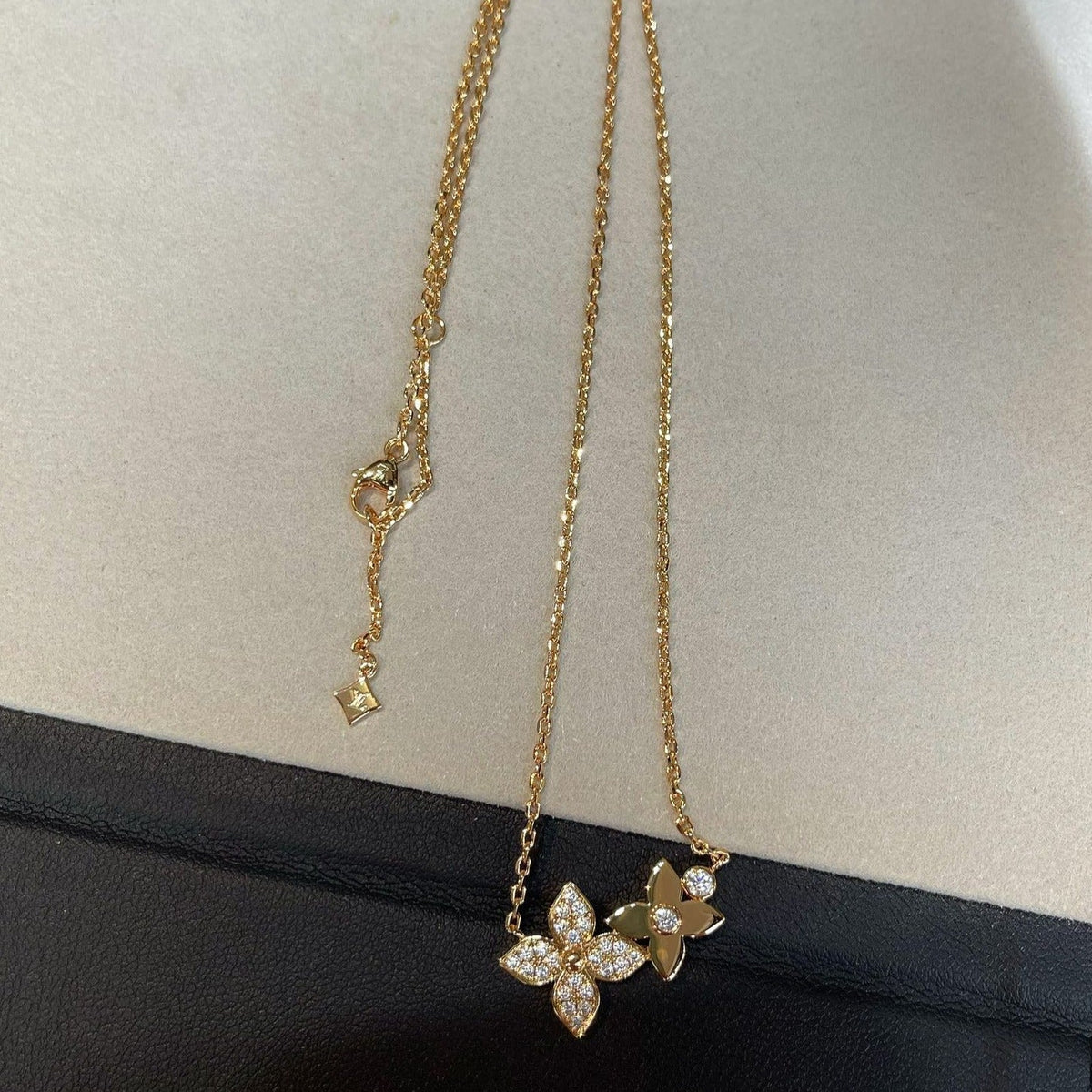[⭐Aura]STAR BLOSSOM NECKLACE PINK GOLD DIAMONDS