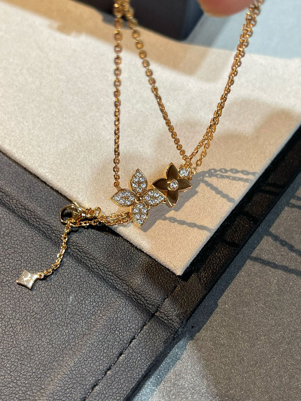 [⭐Aura]STAR BLOSSOM NECKLACE PINK GOLD DIAMONDS