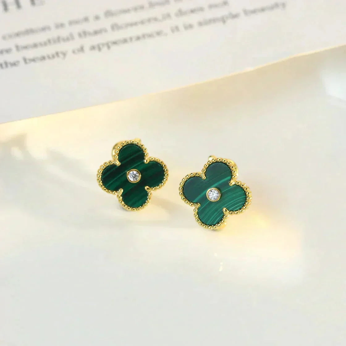 [⭐Aura]CLOVER MEDIUM 1 MOTIFS MALACHITE DIAMOND EARRINGS