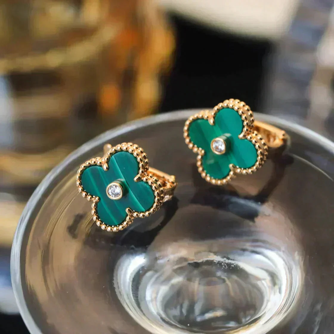 [⭐Aura]CLOVER MEDIUM 1 MOTIFS MALACHITE DIAMOND EARRINGS