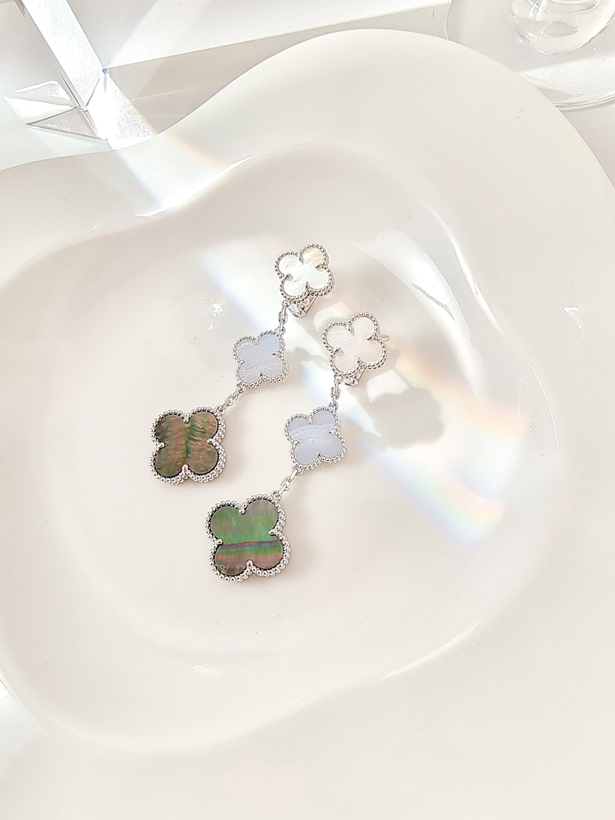 [⭐Aura]CLOVER 3 MOTIFS CHALCEDONY DARK MOP SILVER EARRINGS