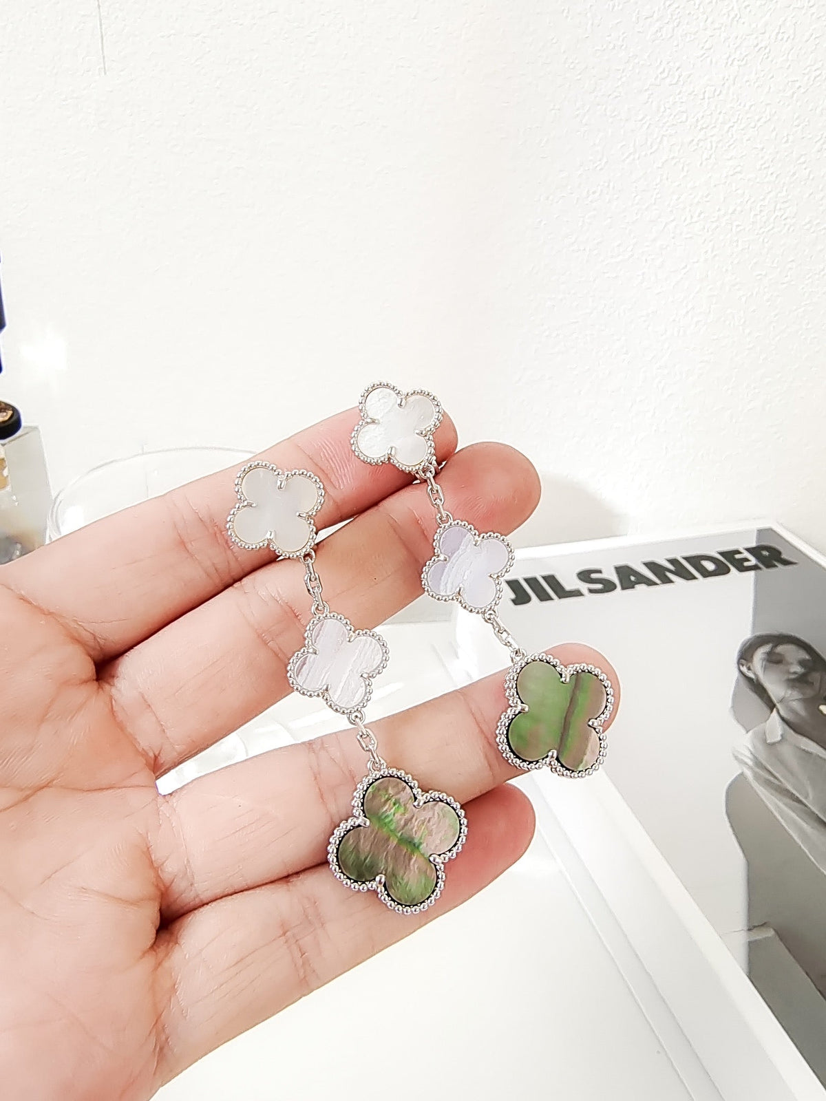 [⭐Aura]CLOVER 3 MOTIFS CHALCEDONY DARK MOP SILVER EARRINGS