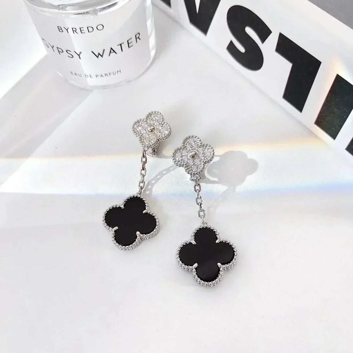 [⭐Aura]CLOVER 2 MOTIFS  DIAMOND ONYX EARRINGS SILVER
