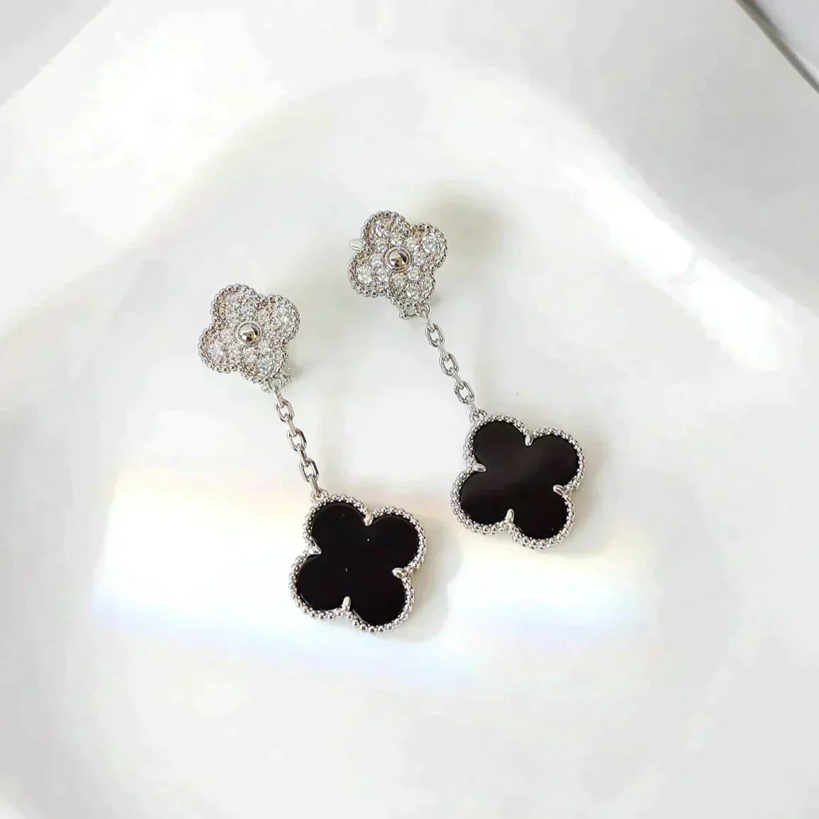 [⭐Aura]CLOVER 2 MOTIFS  DIAMOND ONYX EARRINGS SILVER