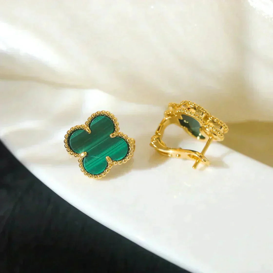 [⭐Aura]CLOVER MEDIUM 1 MOTIFS MALACHITE  EARRINGS