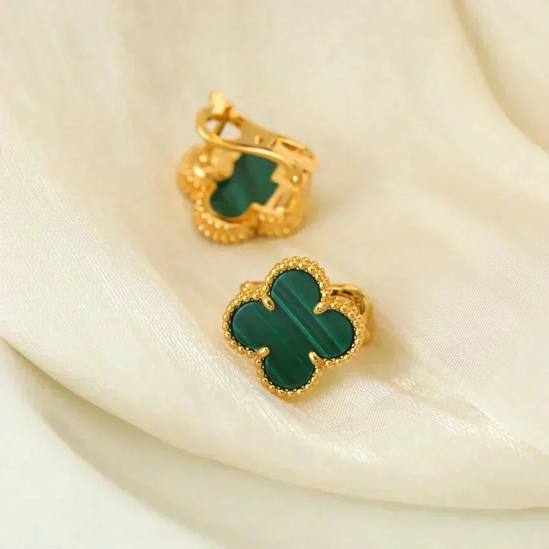 [⭐Aura]CLOVER MEDIUM 1 MOTIFS MALACHITE  EARRINGS