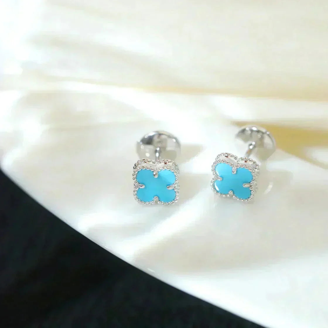 [⭐Aura]CLOVER MINI 9.5MM ONYX STUD EARRINGS SILVER