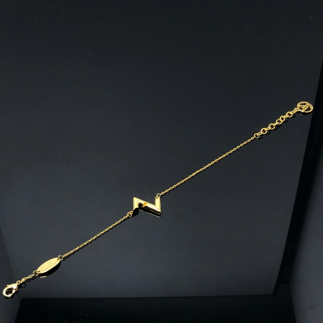 [⭐Aura]VOLT LV LOGO BRACELET