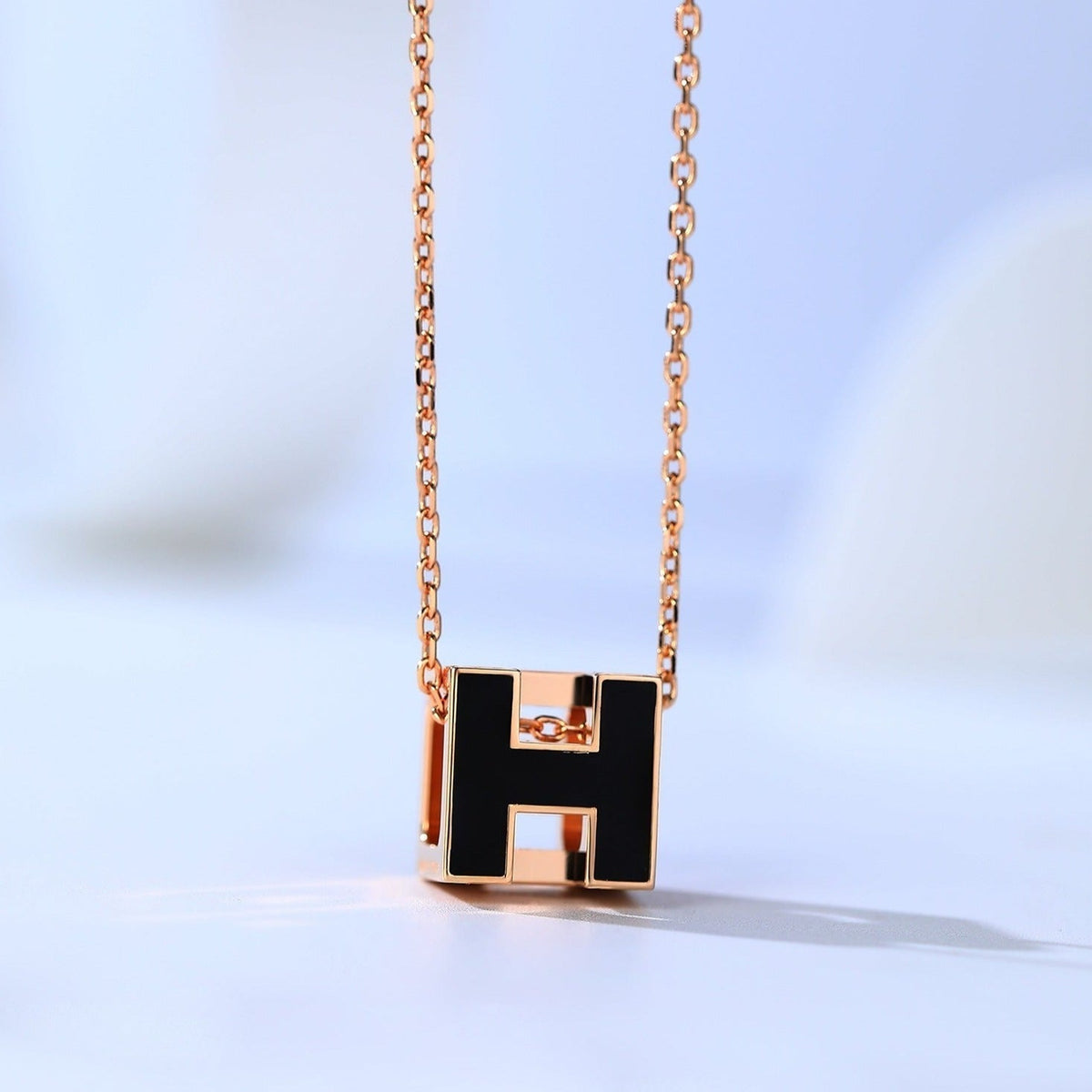 [⭐Aura]H CAGE PINK GOLD NECKLACE