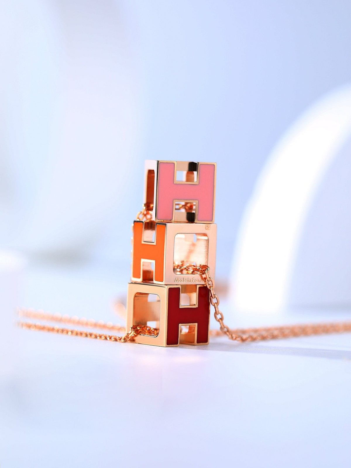 [⭐Aura]H CAGE PINK GOLD NECKLACE