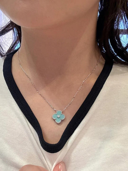 [⭐Aura]CLOVER 1 DIAMOND LIGHT BLUE SILVER NECKLACE