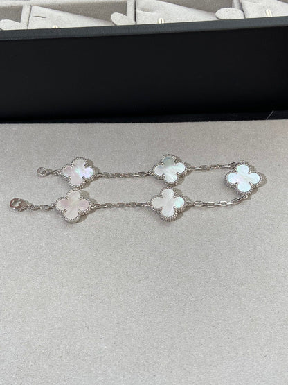 [⭐Aura]CLOVER WHITE PEARL MOP 5 MOTIF BRACELET COLLECTION