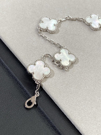 [⭐Aura]CLOVER WHITE PEARL MOP 5 MOTIF BRACELET COLLECTION