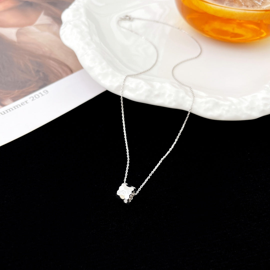 [⭐Aura]BEE MINI PEDANT DIAMOND NECKLACE