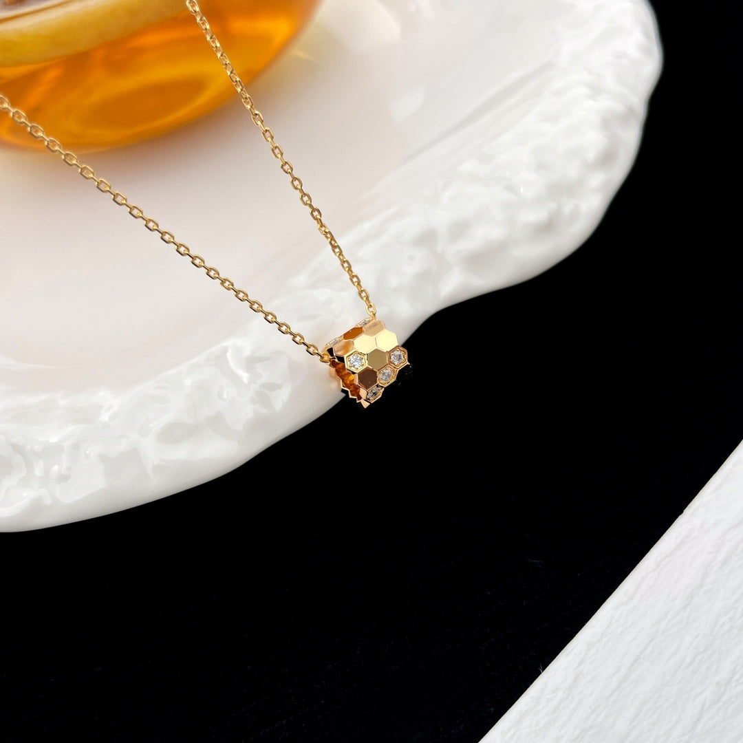 [⭐Aura]BEE MINI PEDANT DIAMOND NECKLACE