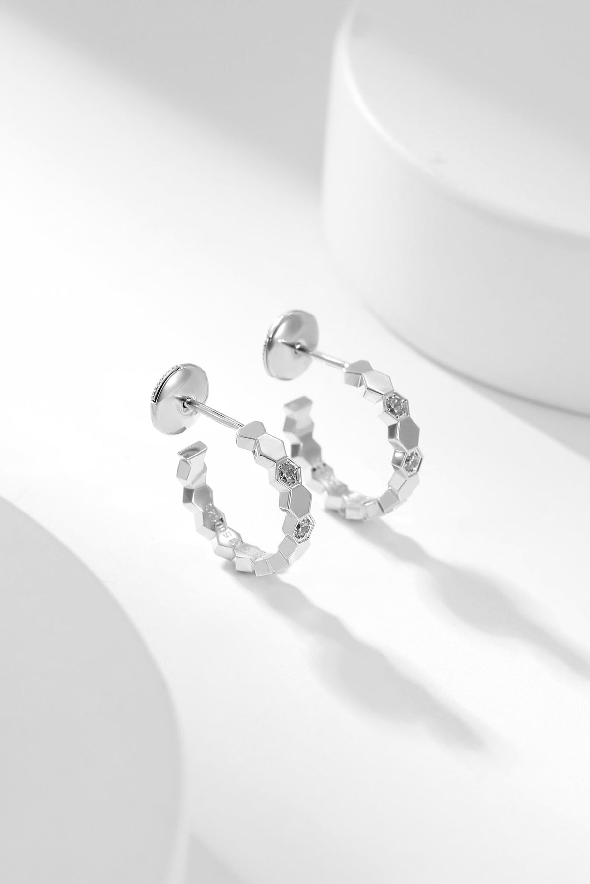 [⭐Aura]BEE LOVE DIAMOND HOOP EARRINGS