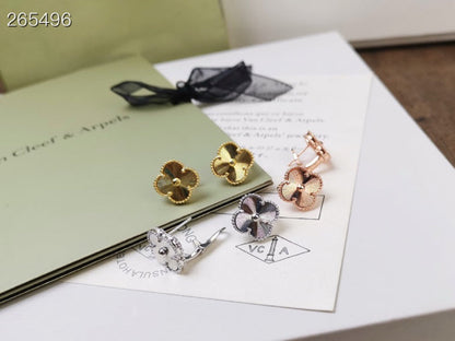 [⭐Aura]CLOVER MEDIUM STUD EARRINGS