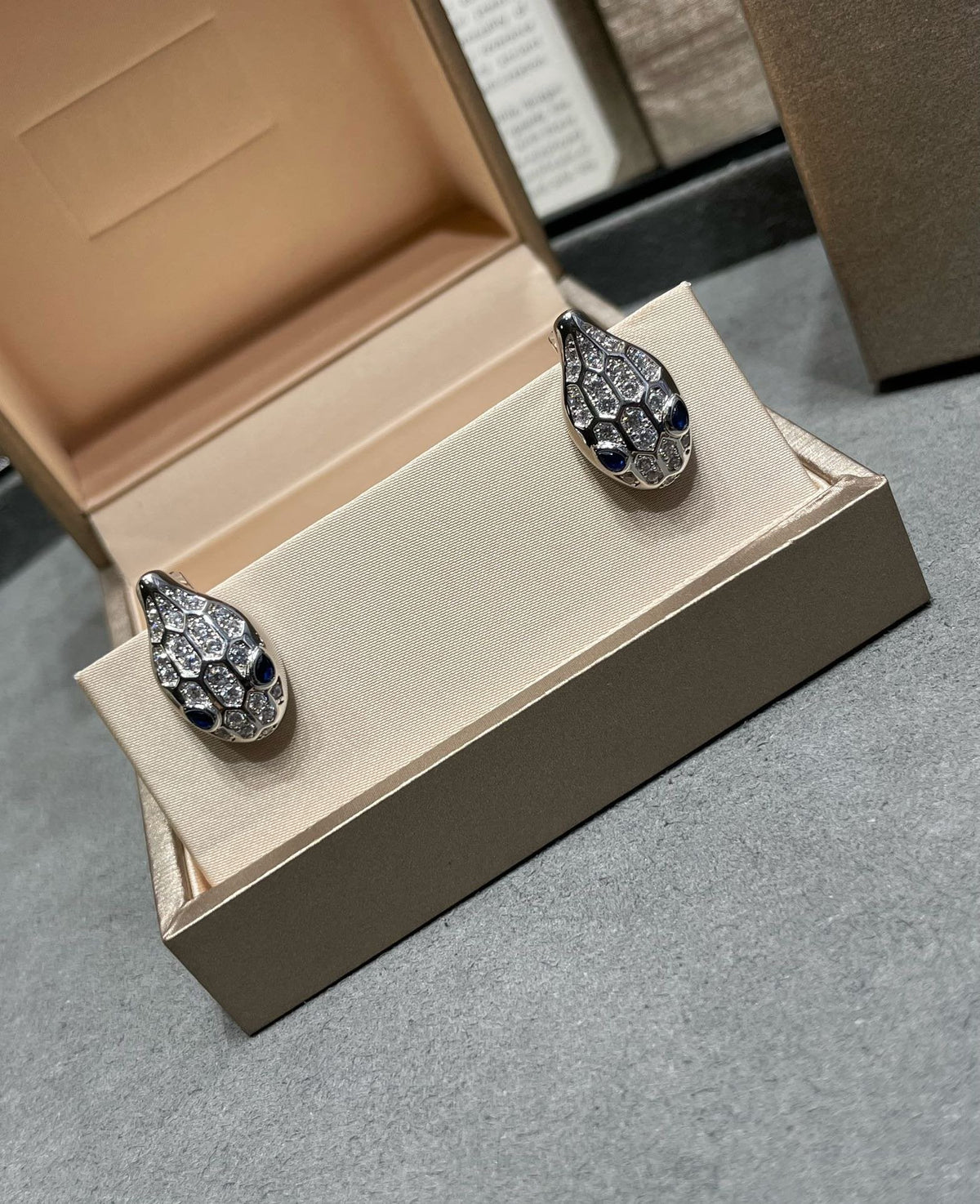 [⭐Aura]SERPENT DIAMOND STUD EARRINGS