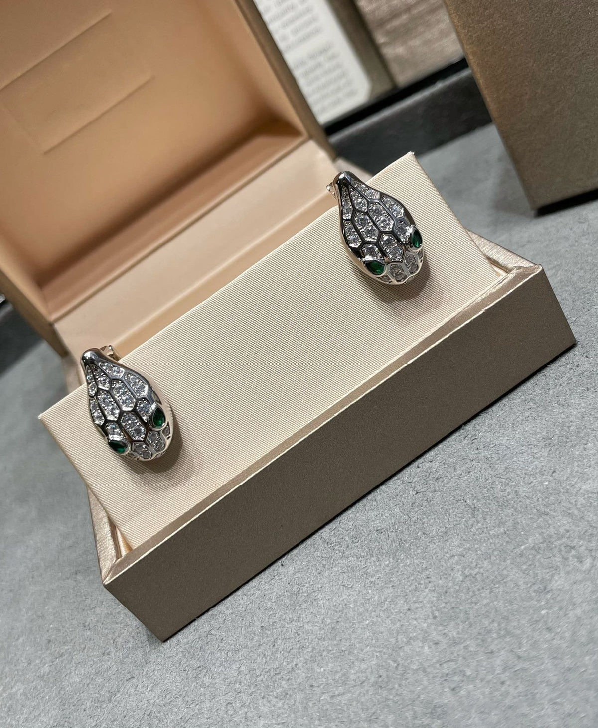 [⭐Aura]SERPENT DIAMOND STUD EARRINGS