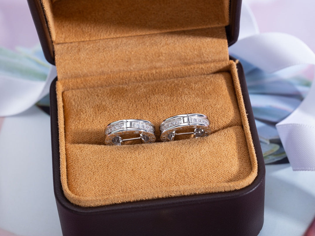 [⭐Aura]ZERO 1 MINI SILVER DIAMOND EARRINGS