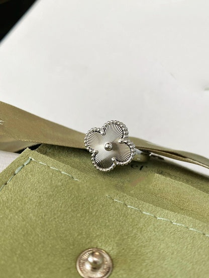 [⭐Aura]CLOVER SILVER RING
