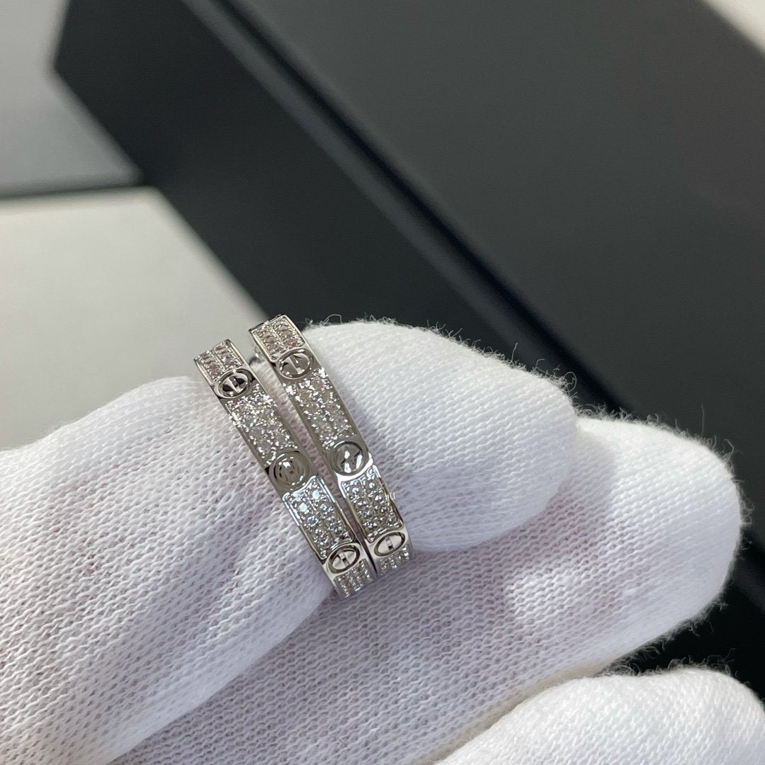 [⭐Aura]LOVE DIAMOND SILVER HOOP EARRINGS