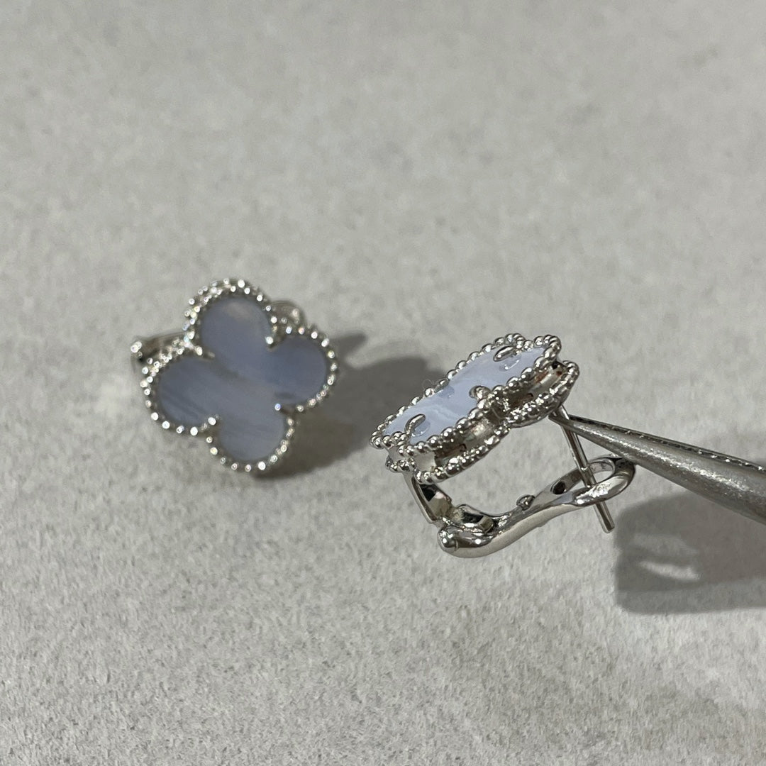 [⭐Aura]CLOVER CHALCEDONY SILVER STUD EARRINGS