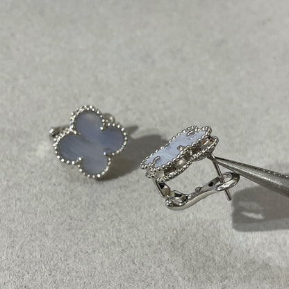 [⭐Aura]CLOVER CHALCEDONY SILVER STUD EARRINGS