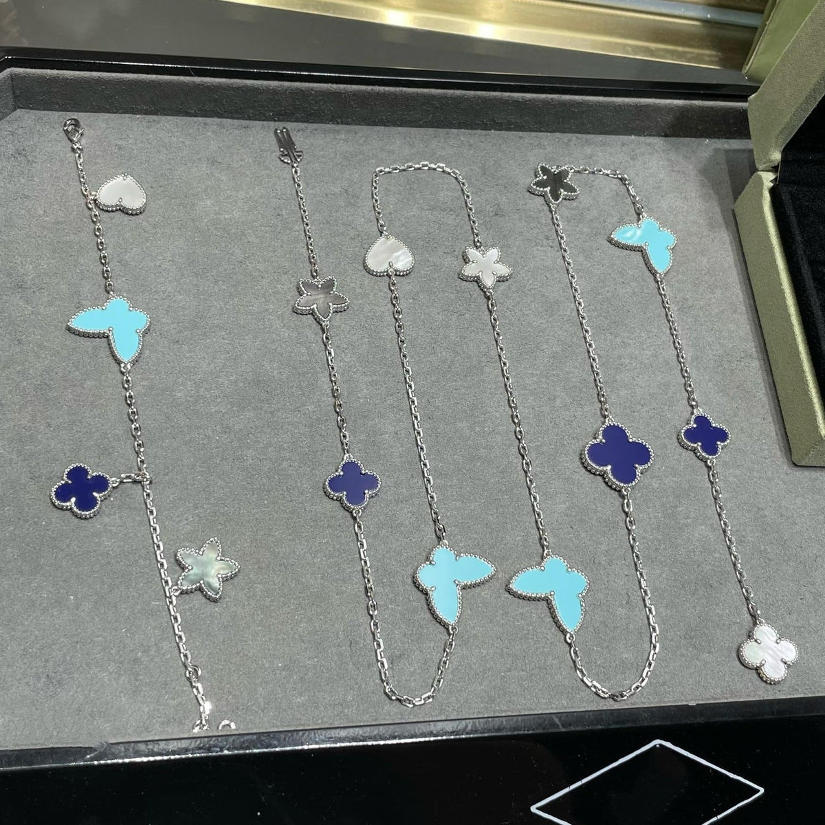 [⭐Aura]LUCKY CLOVER SILVER 11 MOTIF NECKLACE