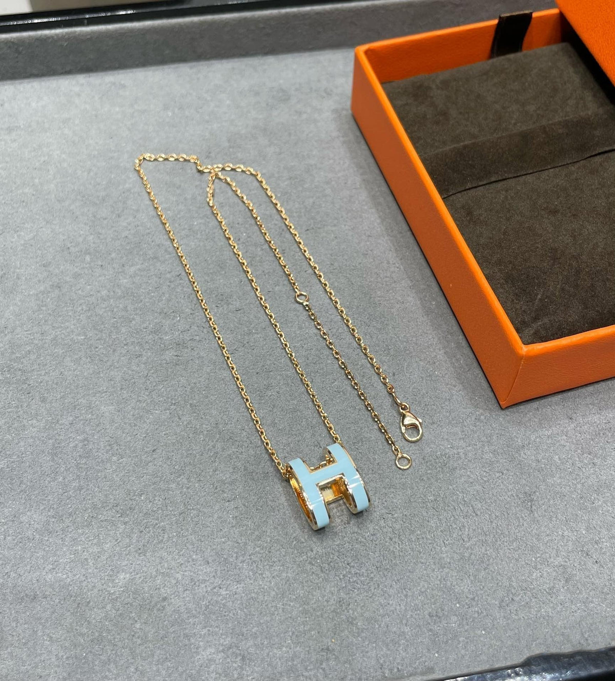 [⭐Aura]POP H SKY BLUE NECKLACE