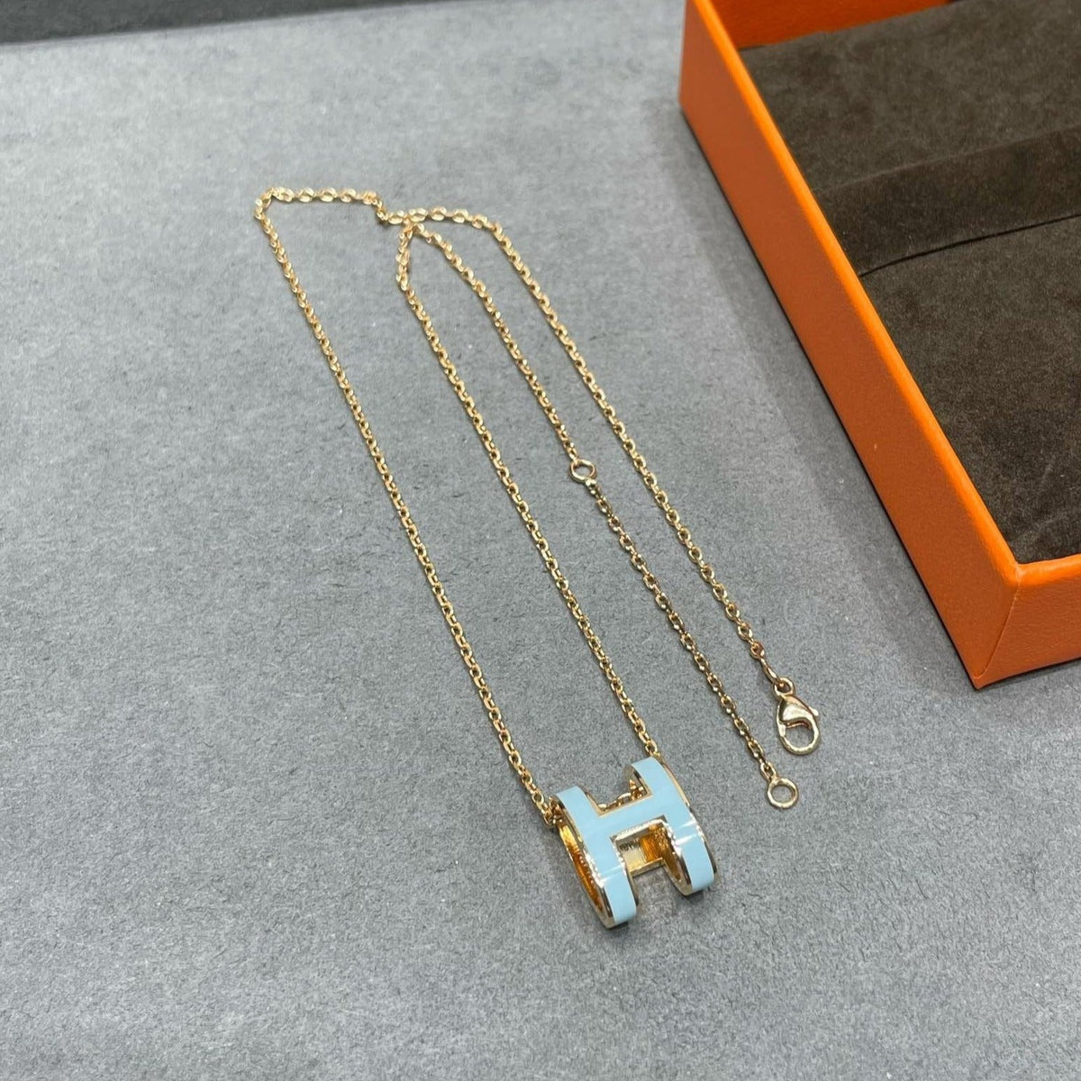 [⭐Aura]POP H SKY BLUE NECKLACE