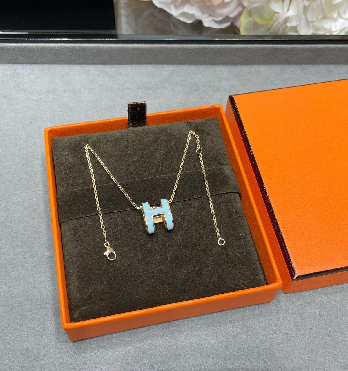 [⭐Aura]POP H SKY BLUE NECKLACE