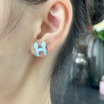 [⭐Aura]POP H SKY BLUE STUD EARRINGS