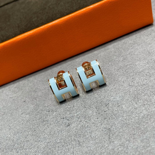 [⭐Aura]POP H SKY BLUE STUD EARRINGS