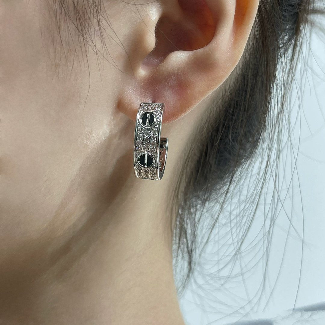 [⭐Aura]LOVE CERAMIC DIAMOND PAVED SILVER EARRINGS
