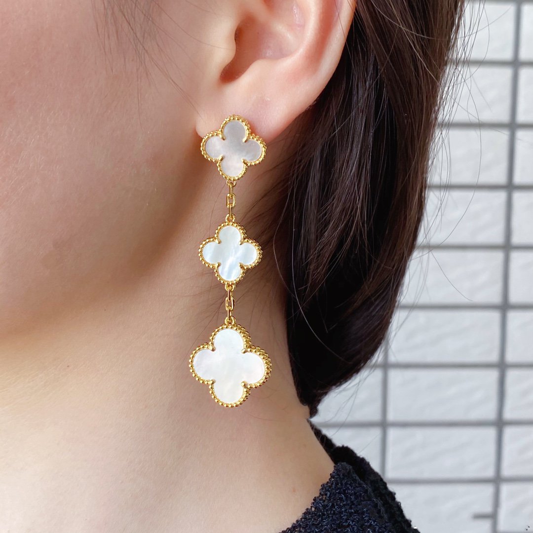 [⭐Aura]CLOVER MOP 3 MOTIFS GOLD EARRINGS