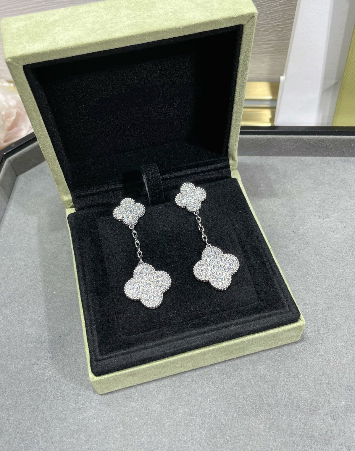 [⭐Aura]CLOVER 2 MOTIFS DIAMOND PAVED SILVER EARRINGS