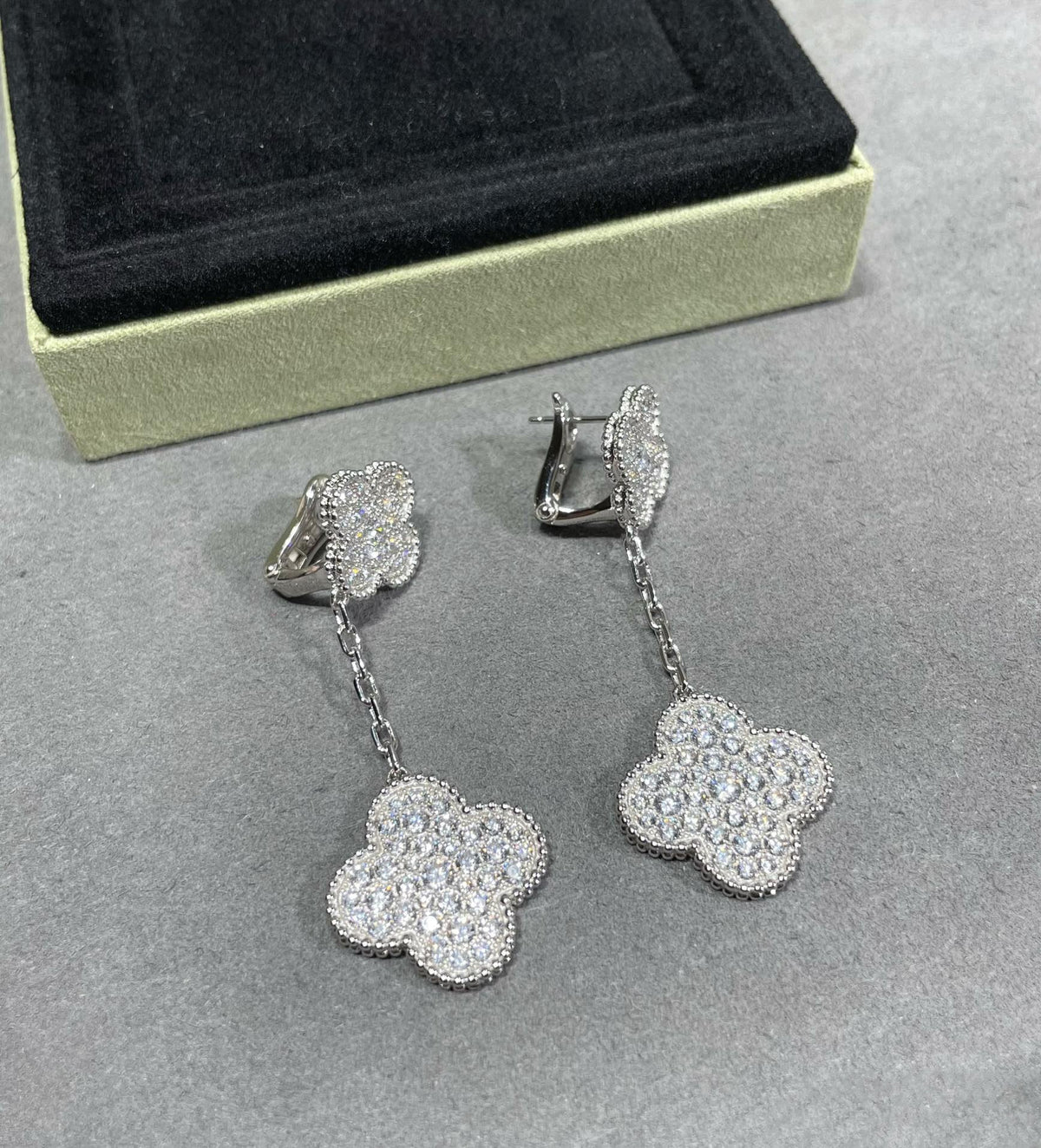 [⭐Aura]CLOVER 2 MOTIFS DIAMOND PAVED SILVER EARRINGS
