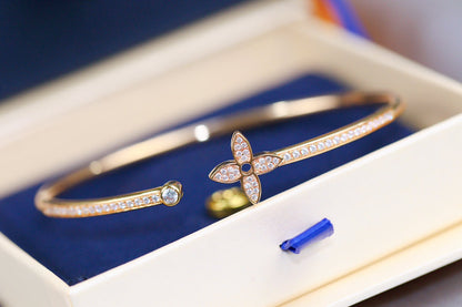 [⭐Aura]IDYLLE PINK GOLD OPEN BRACELET DIAMOND PAVED