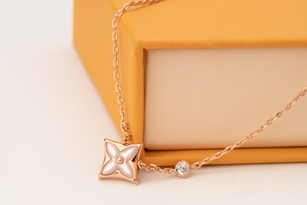 [⭐Aura]STAR PINK MOP 1 DIAMOND PINK GOLD NECKLACE