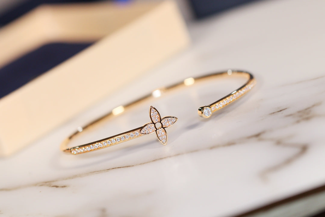 [⭐Aura]IDYLLE GOLD OPEN BRACELET DIAMOND PAVED