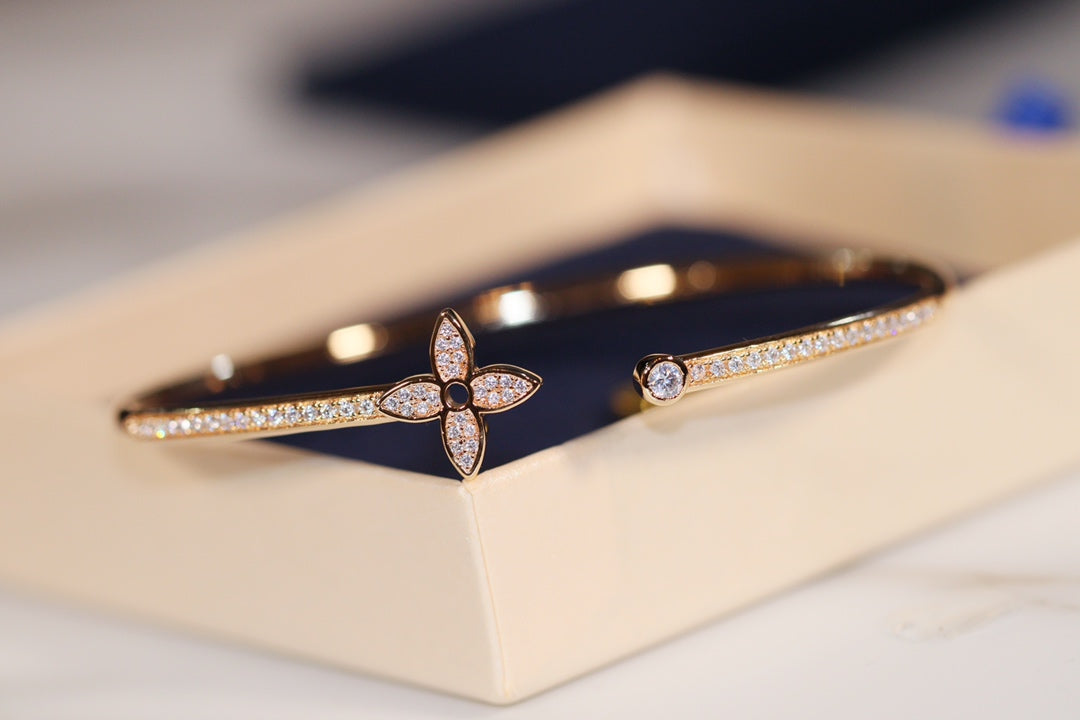 [⭐Aura]IDYLLE GOLD OPEN BRACELET DIAMOND PAVED
