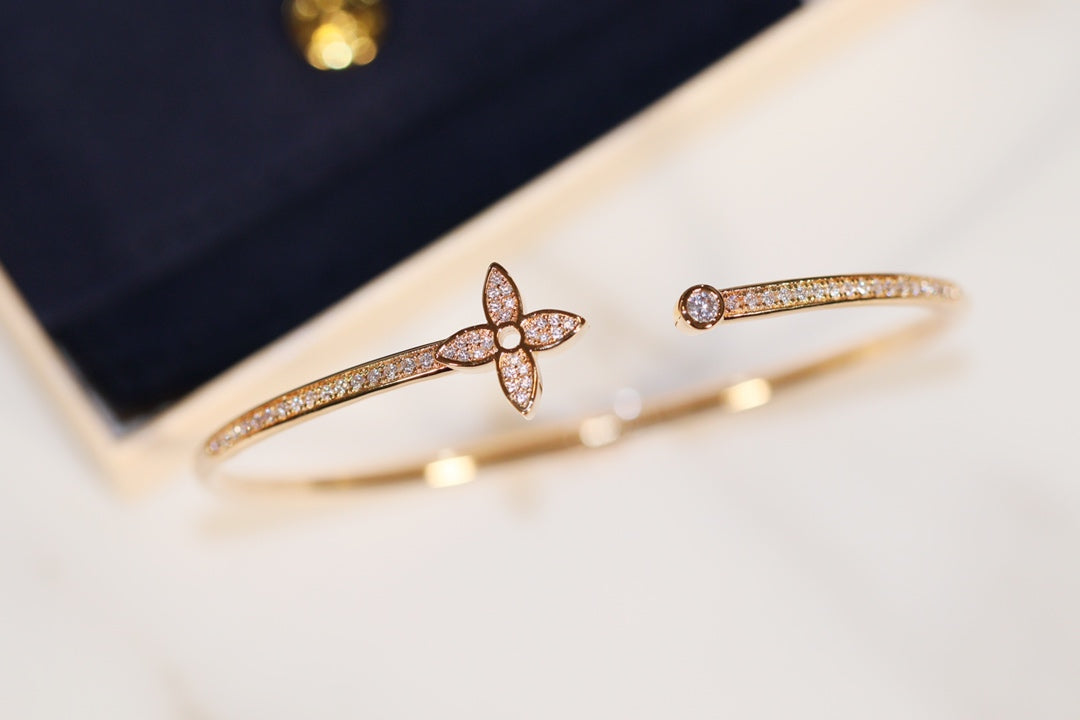 [⭐Aura]IDYLLE GOLD OPEN BRACELET DIAMOND PAVED