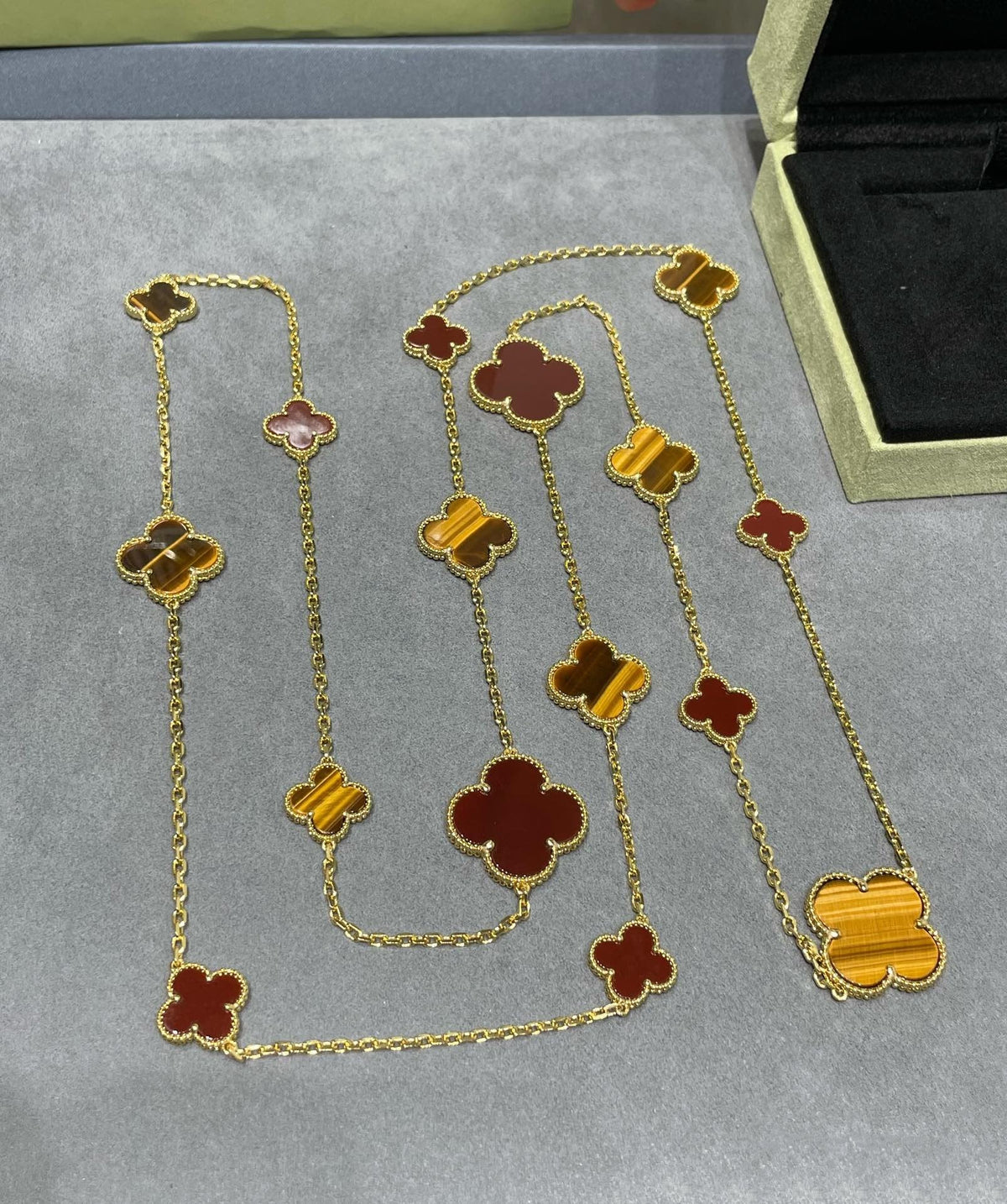 [⭐Aura]CLOVER 16 MOTIF CARNELIAN TIGER EYE ROSE GOLD NECKLACE