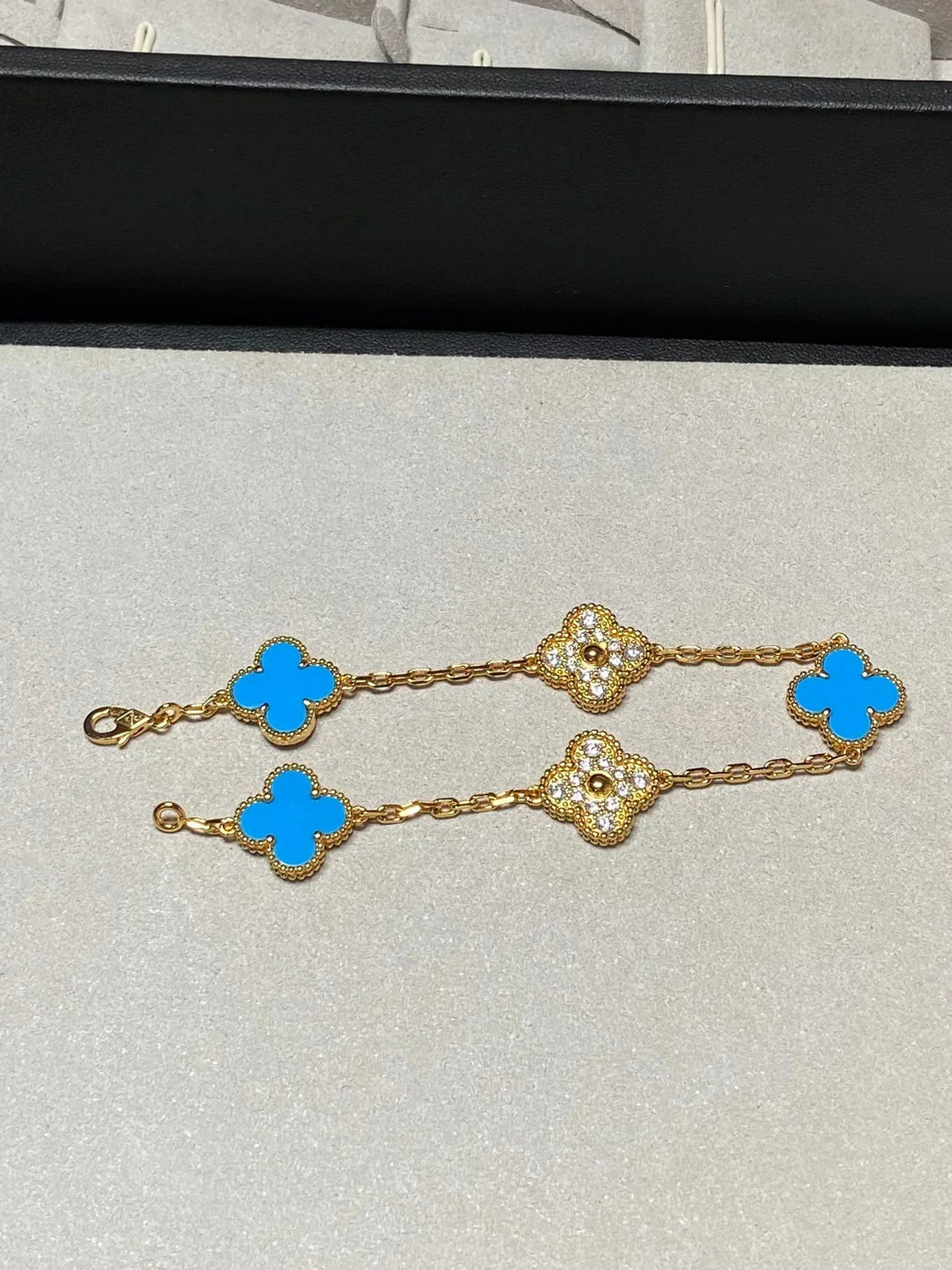 [⭐Aura] CLOVER 5 MOTIF BLUE AGATE BRACELET COLLECTION