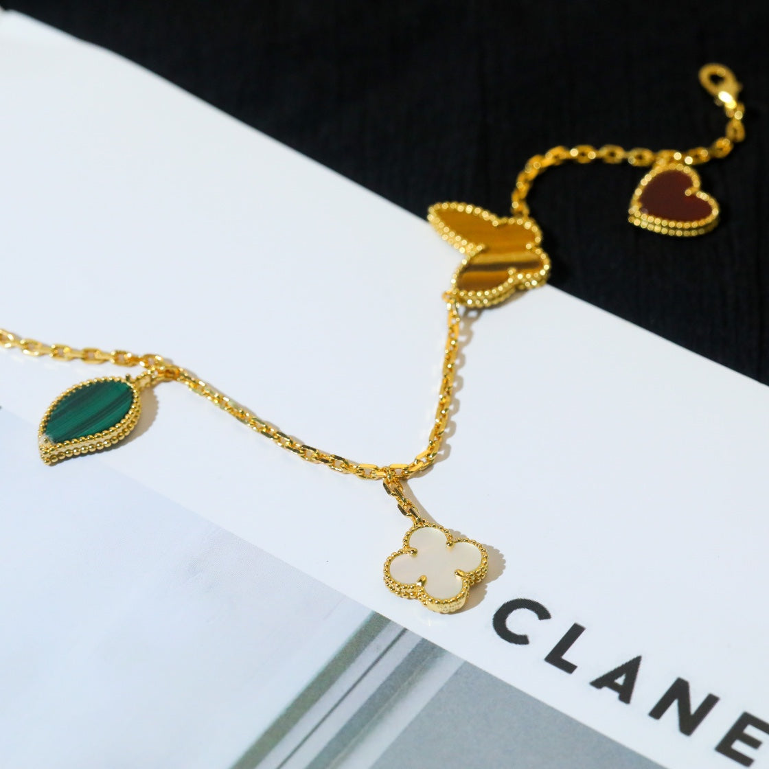 [⭐Aura]LUCKY SPRING 5 MOTIF GOLD BRACELET