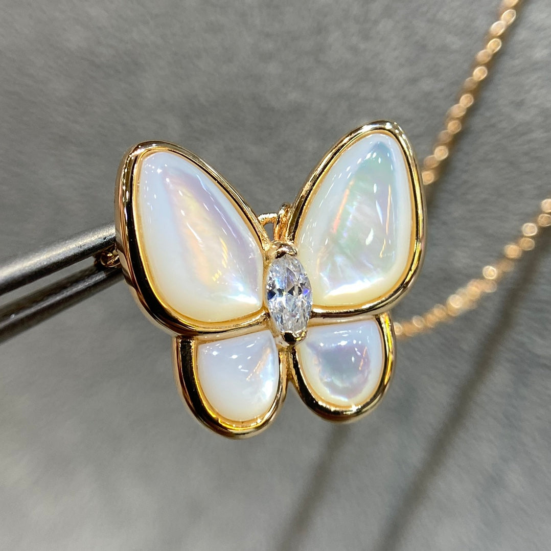 [⭐Aura]BUTTERFLY MOP DIAMOND NECKLACE